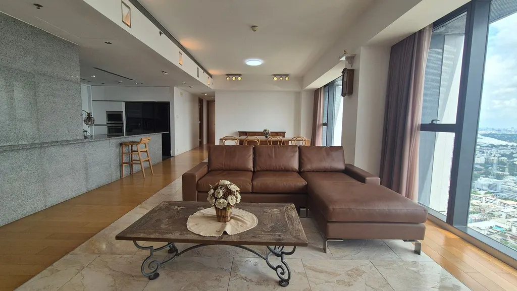 Photo 1 of listing DA-3340905: 3-bedroom condo (198 sq.m.) at The Met Sathorn