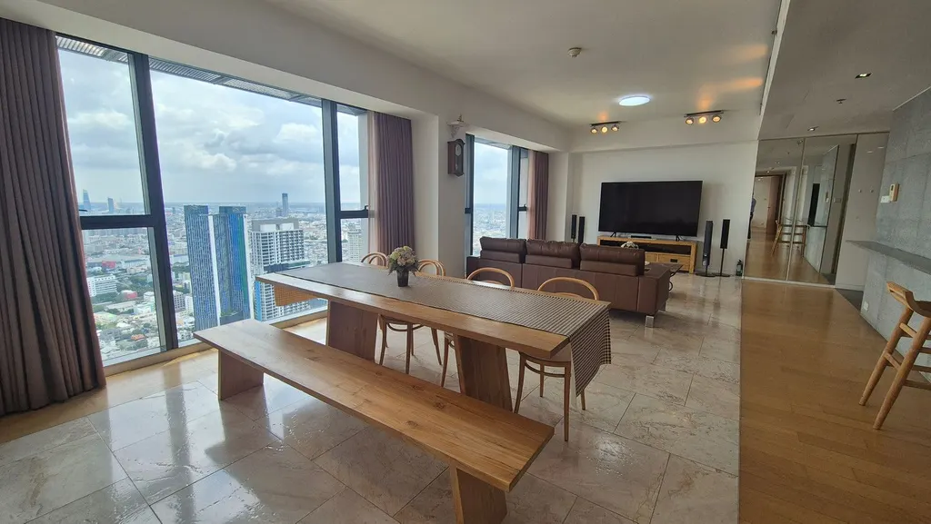 Photo 3 of listing DA-3340905: 3-bedroom condo (198 sq.m.) at The Met Sathorn