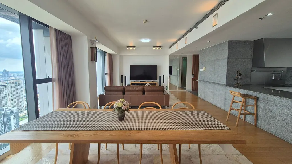 Photo 6 of listing DA-3340905: 3-bedroom condo (198 sq.m.) at The Met Sathorn