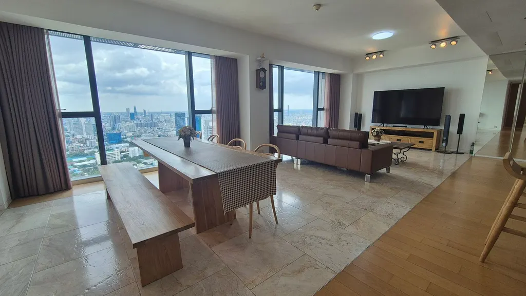 Photo 7 of listing DA-3340905: 3-bedroom condo (198 sq.m.) at The Met Sathorn