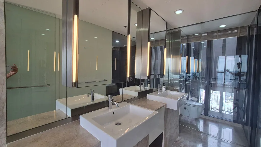 Photo 15 of listing DA-3340905: 3-bedroom condo (198 sq.m.) at The Met Sathorn