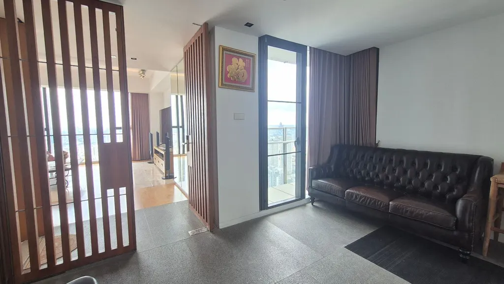 Photo 18 of listing DA-3340905: 3-bedroom condo (198 sq.m.) at The Met Sathorn