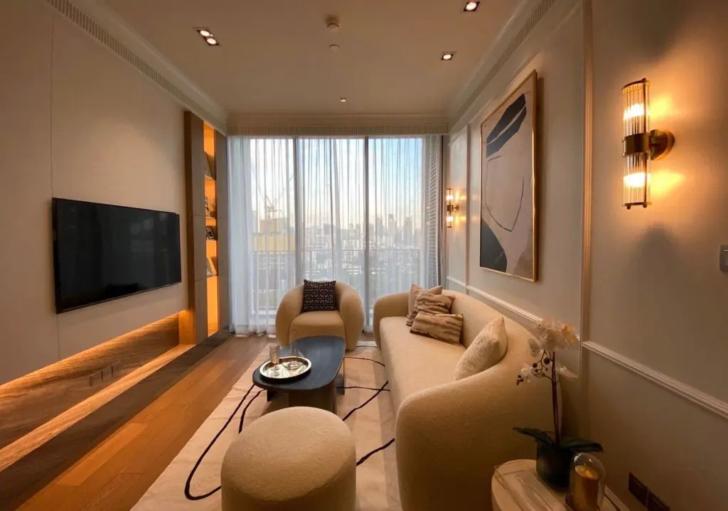 Photo 1 of listing DA-3340910: 1-bedroom condo (58 sq.m.) at 28 Chidlom
