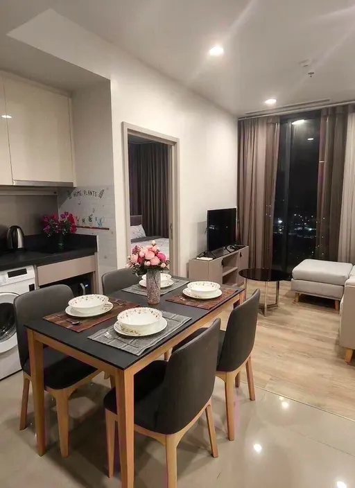 Photo 1 of listing DA-3340934: 2-bedroom condo (50 sq.m.) at Oka Haus Sukhumvit 36