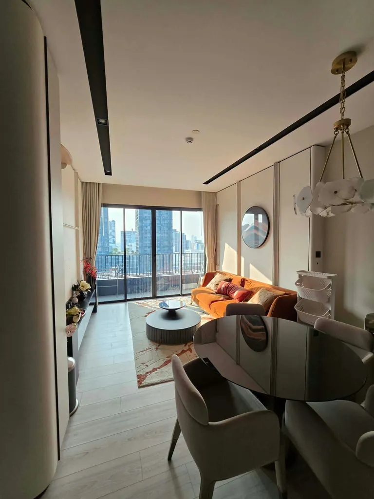 Photo 2 of listing DA-3342512: 2-bedroom condo (65.19 sq.m.) at The Room Phayathai
