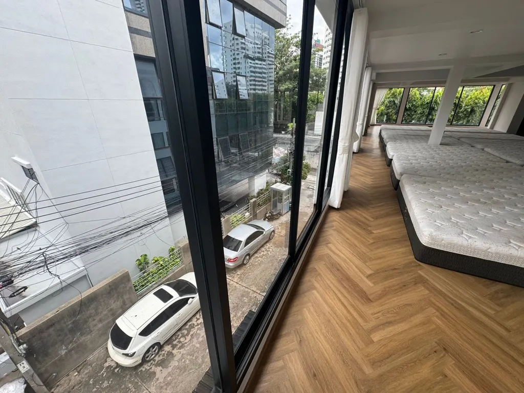 Photo 10 of listing DA-3342731: commercial building (shophouse) (131 sq.m.) in Phrom Phong