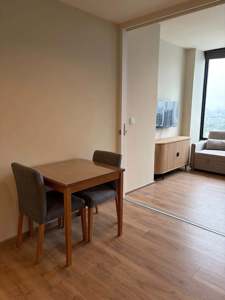 Photo 3 of listing DA-3345528: 1-bedroom condo (31 sq.m.) at Noble Form Thonglor