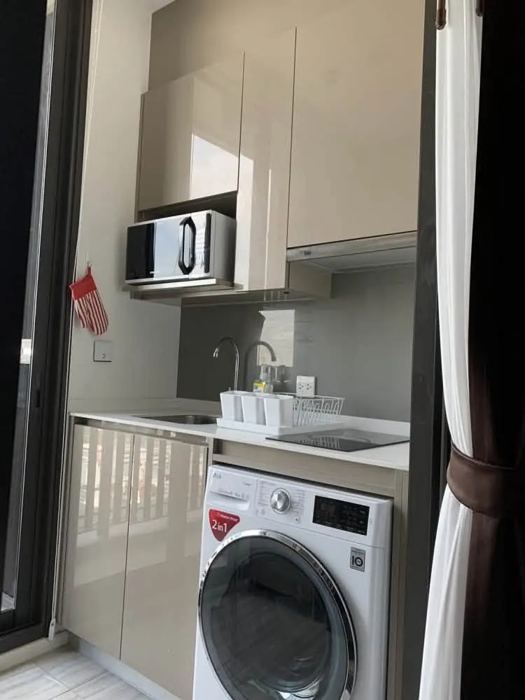 Photo 5 of listing DA-3346455: 1-bedroom condo (35 sq.m.) at Whizdom Essence Sukhumvit