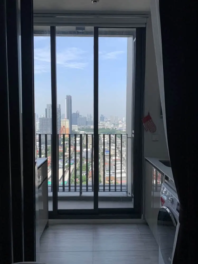 Photo 6 of listing DA-3346455: 1-bedroom condo (35 sq.m.) at Whizdom Essence Sukhumvit