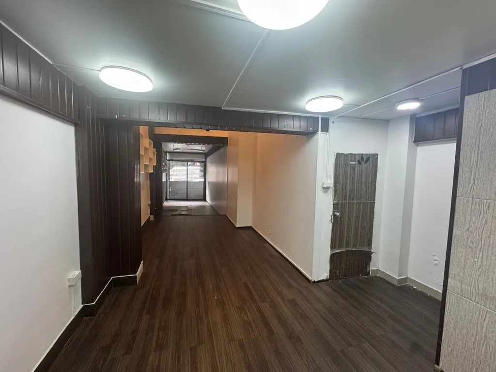 Photo 5 of listing DA-3347200: commercial building (shophouse) (85 sq.m.)