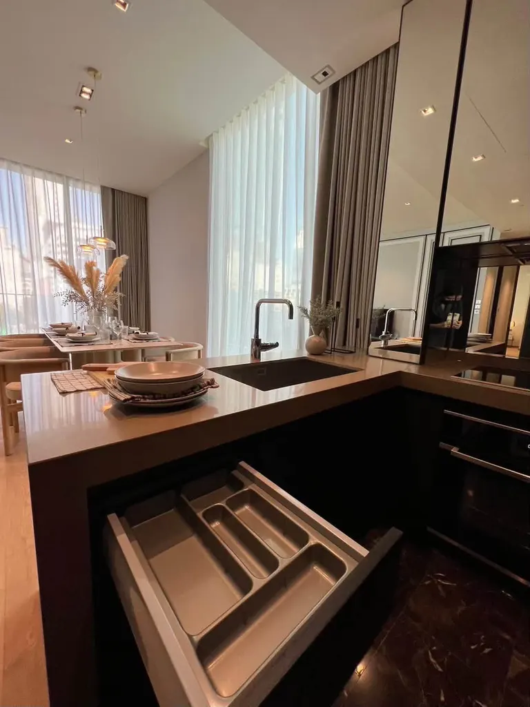 Photo 9 de l'annonce DA-3347482 : condo 2 chambres (90 m²) au 28 Chidlom
