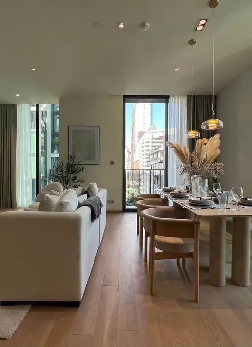 Photo 1 of listing DA-3347482: 2-bedroom condo (90 sq.m.) at 28 Chidlom
