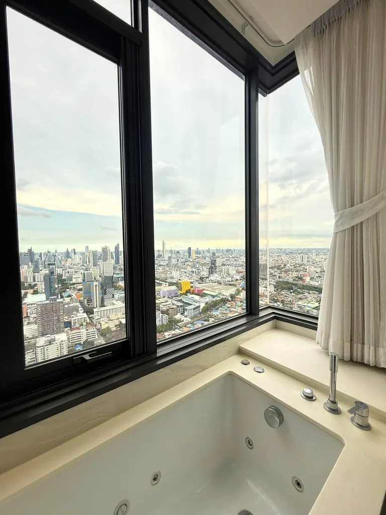 Photo 6 of listing DA-3347717: 2-bedroom condo (69 sq.m.) at The Address Siam-Ratchathewi