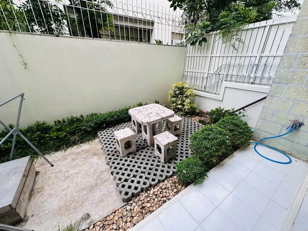 Photo 12 of listing DA-3348532: 4-bedroom townhouse (33 sq.m.) at Moo Baan Chicha Castle