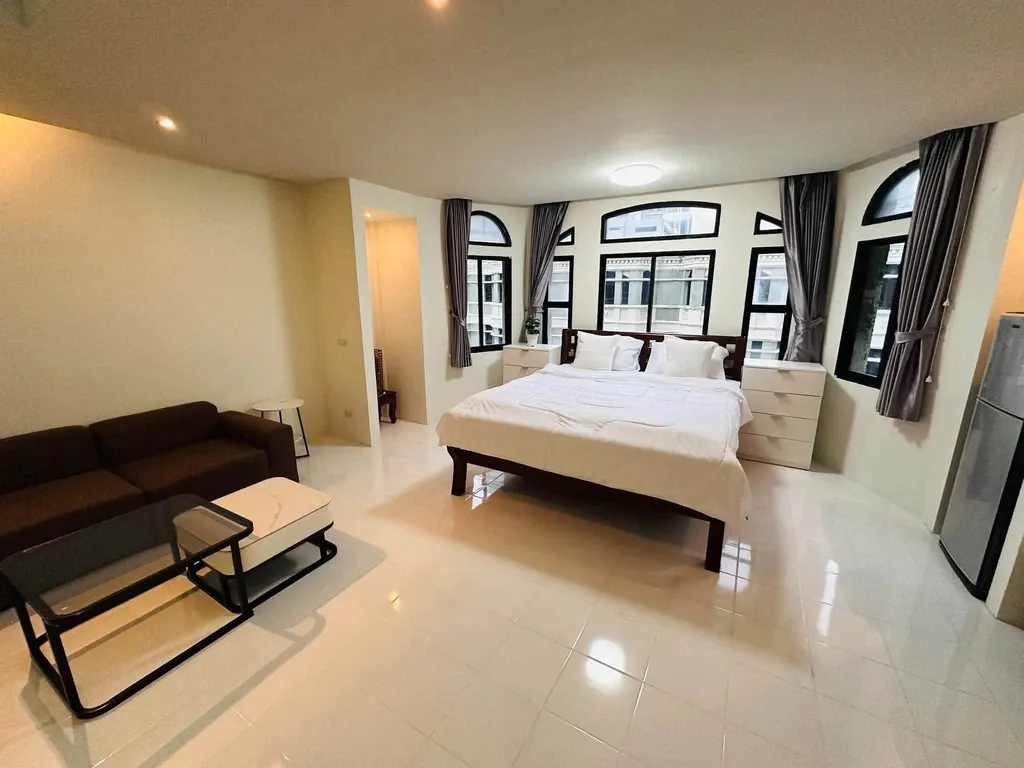 Photo 8 of listing DA-3348532: 4-bedroom townhouse (33 sq.m.) at Moo Baan Chicha Castle