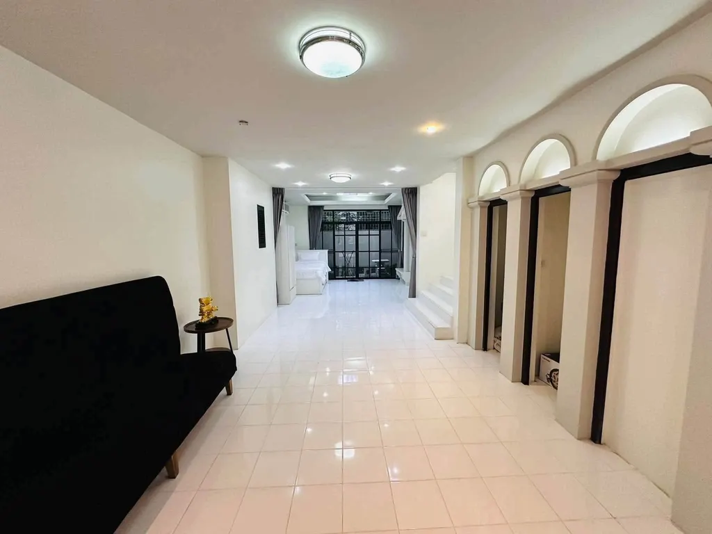 Photo 9 of listing DA-3348532: 4-bedroom townhouse (33 sq.m.) at Moo Baan Chicha Castle