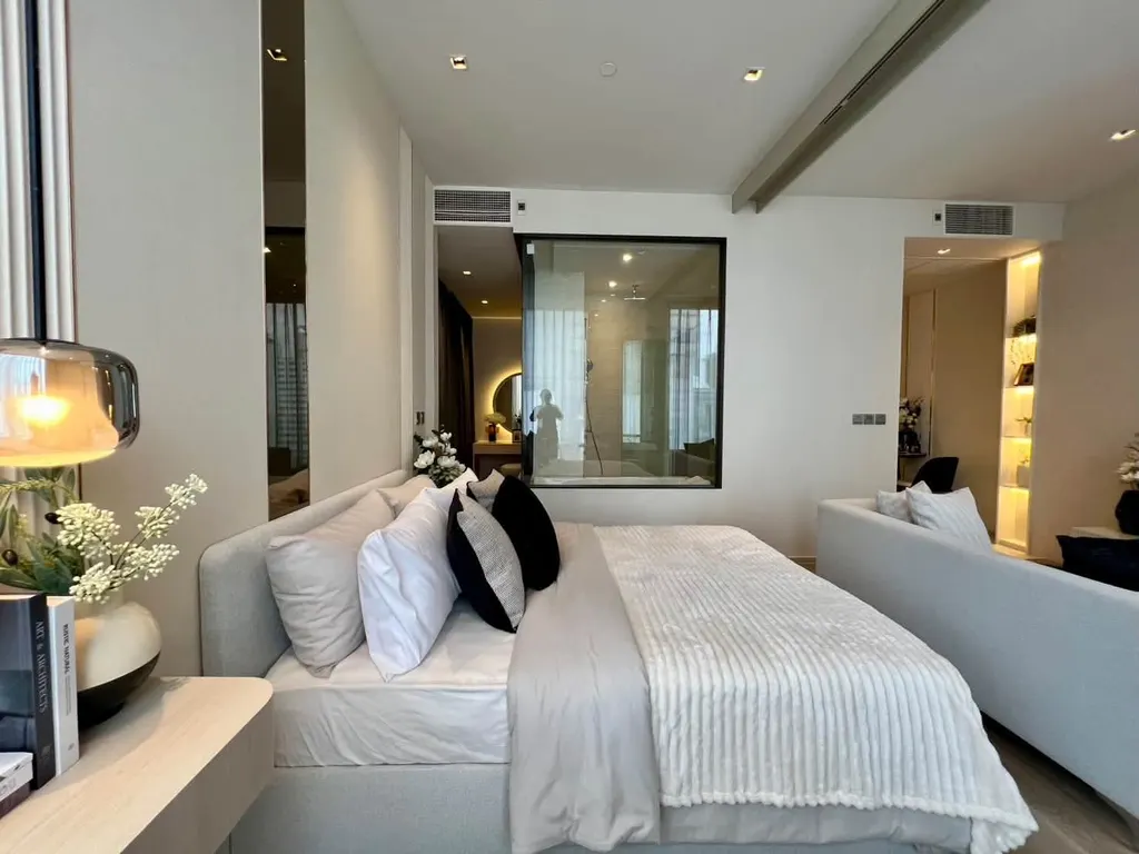 Photo 1 of listing DA-3348533: 1-bedroom condo (50 sq.m.) at Ashton Silom