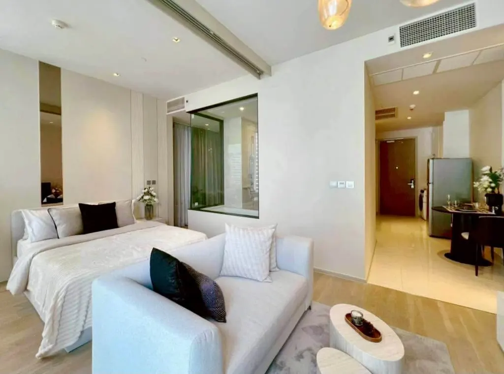 Photo 3 of listing DA-3348533: 1-bedroom condo (50 sq.m.) at Ashton Silom