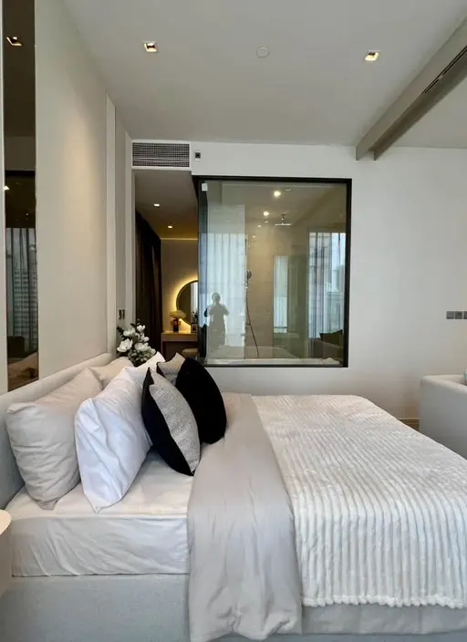 Photo 1 of listing DA-3348533: 1-bedroom condo (50 sq.m.) at Ashton Silom