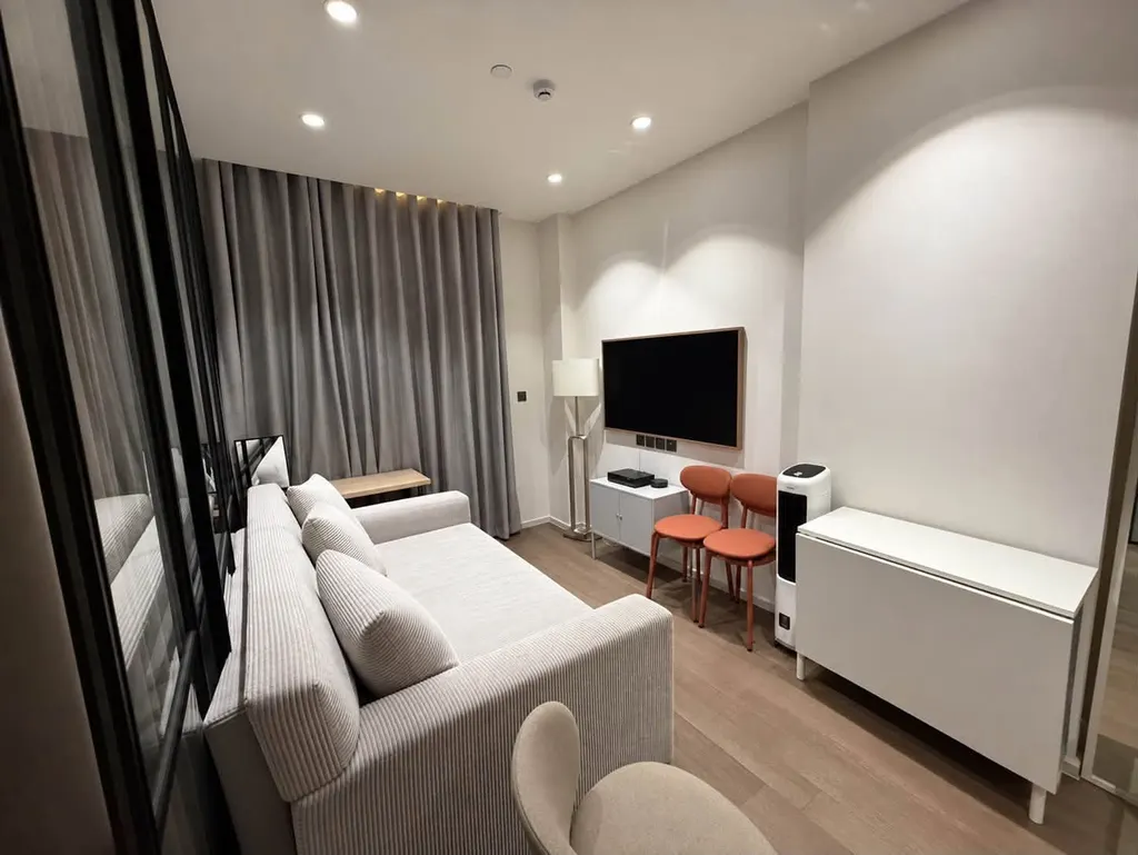 Photo 1 of listing DA-3348550: 1-bedroom condo (43 sq.m.) at Muniq Sukhumvit 23