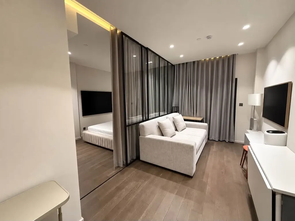 Photo 2 of listing DA-3348550: 1-bedroom condo (43 sq.m.) at Muniq Sukhumvit 23