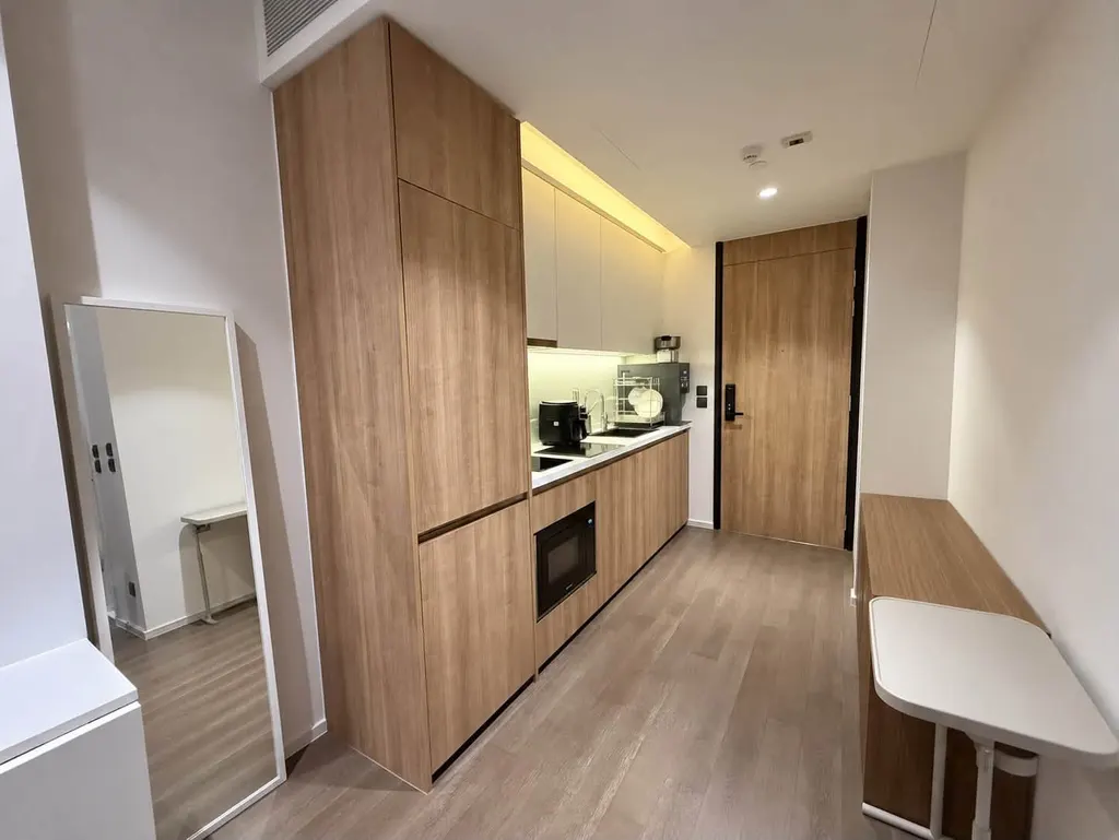 Photo 5 of listing DA-3348550: 1-bedroom condo (43 sq.m.) at Muniq Sukhumvit 23