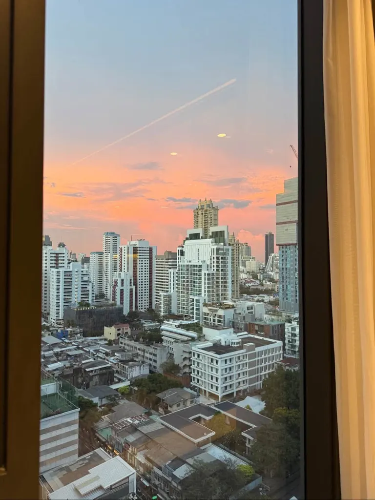 Photo 8 of listing DA-3348550: 1-bedroom condo (43 sq.m.) at Muniq Sukhumvit 23