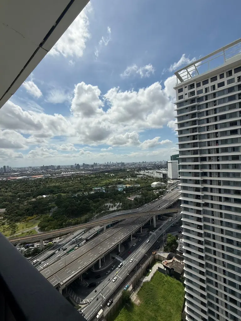 Photo 10 of listing DA-3348553: 1-bedroom condo (40.4 sq.m.) at The Saint Residences