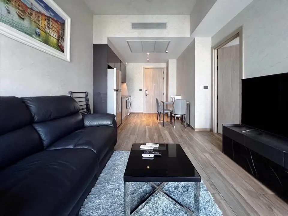 Photo 1 of listing DA-3348595: 1-bedroom condo (49.17 sq.m.) at The Lofts Asoke