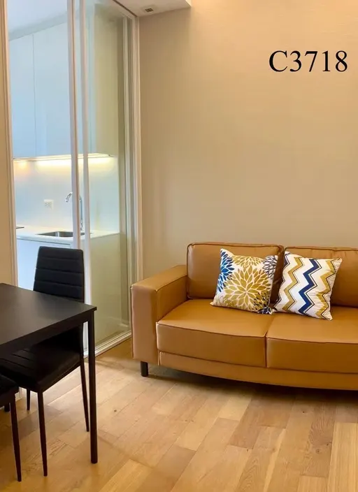 Photo 1 of listing DA-3348657: 1-bedroom condo (30 sq.m.) at The Saint Residences