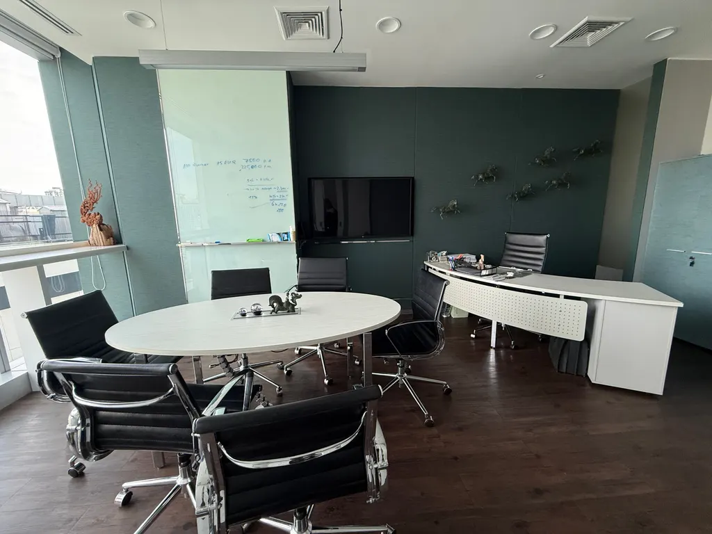 Photo 16 of listing DA-3350813: commercial building (shophouse) (117 sq.m.) at BHIRAJ TOWER at EmQuartie