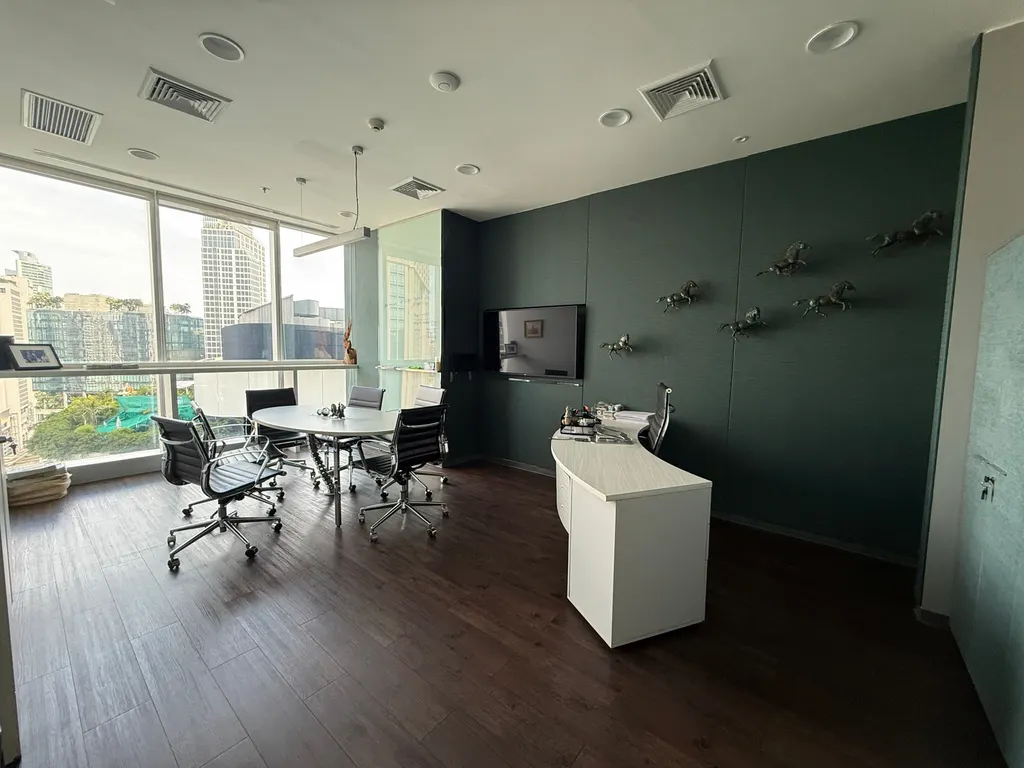 Photo 17 of listing DA-3350813: commercial building (shophouse) (117 sq.m.) at BHIRAJ TOWER at EmQuartie
