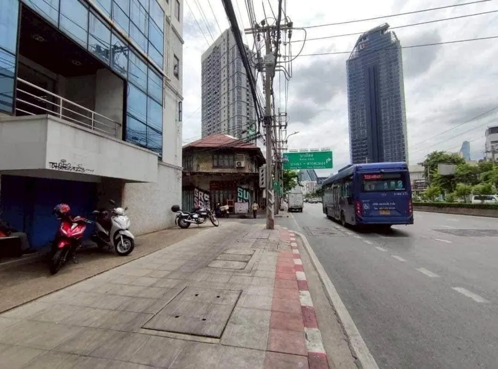 Photo 3 of listing DA-3351038: commercial building (shophouse) (660 sq.m.)