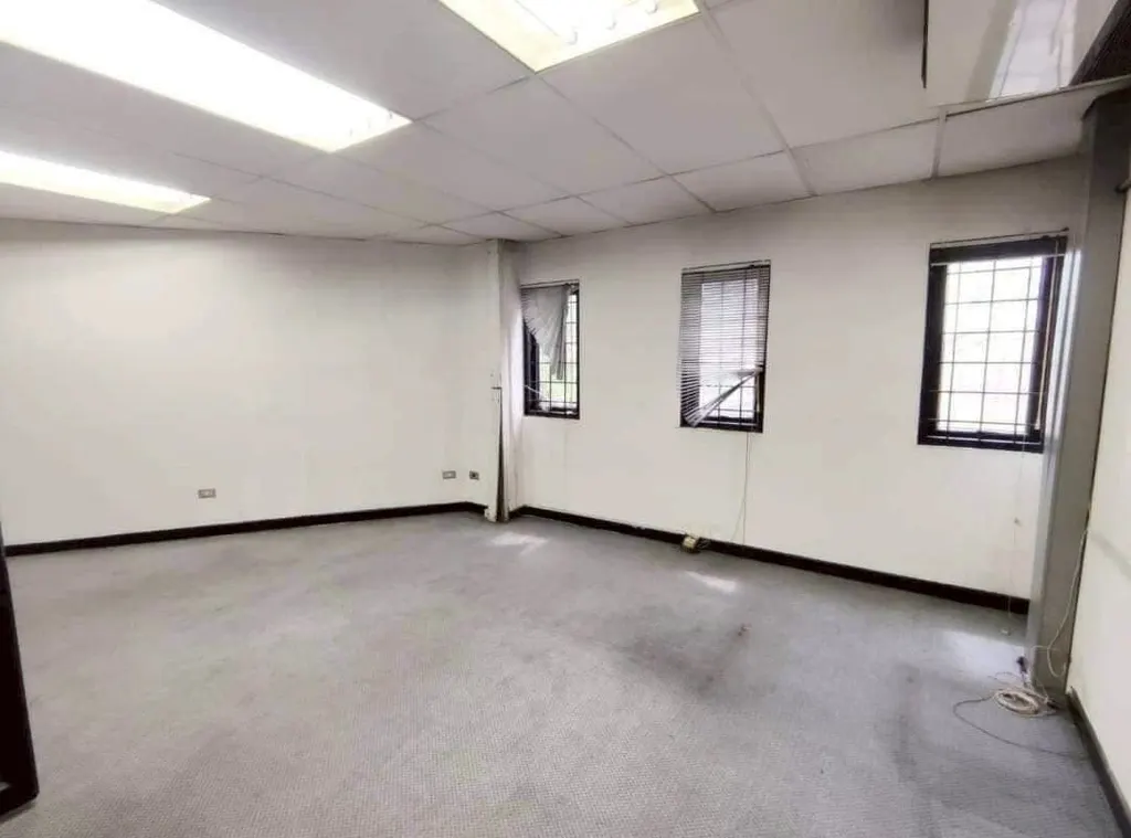Photo 5 of listing DA-3351038: commercial building (shophouse) (660 sq.m.)