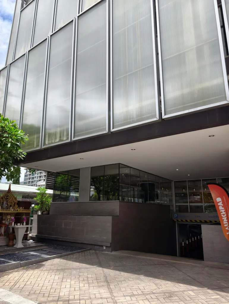 ภาพที่ 5 จากประกาศ DA-3351074 อาคารพาณิชย์ (ตึกแถว) 108 ตร.ม. ย่านสีลม