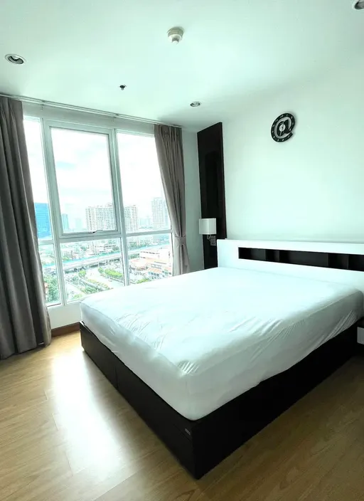 Photo 1 of listing DA-3351077: 1-bedroom condo (56 sq.m.) at The Complete Narathiwat