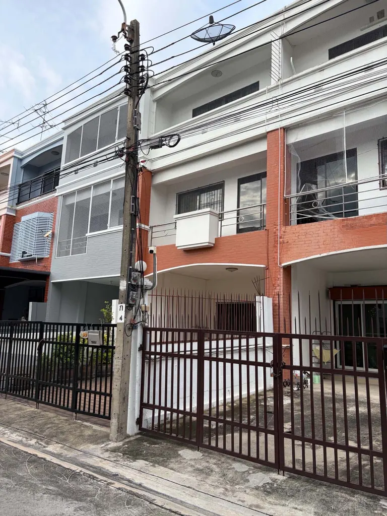 Foto 1 von Angebot DA-3351227: Geschäftshaus (Shophouse) (250 m²)