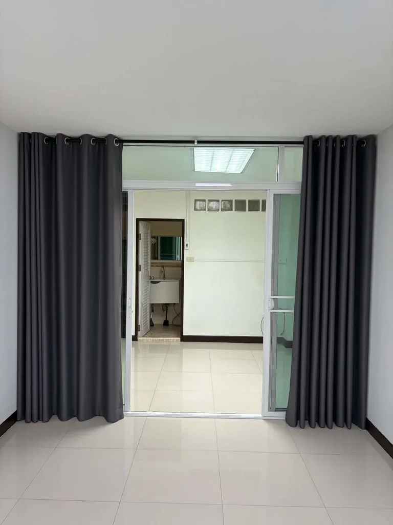Foto 4 von Angebot DA-3351227: Geschäftshaus (Shophouse) (250 m²)