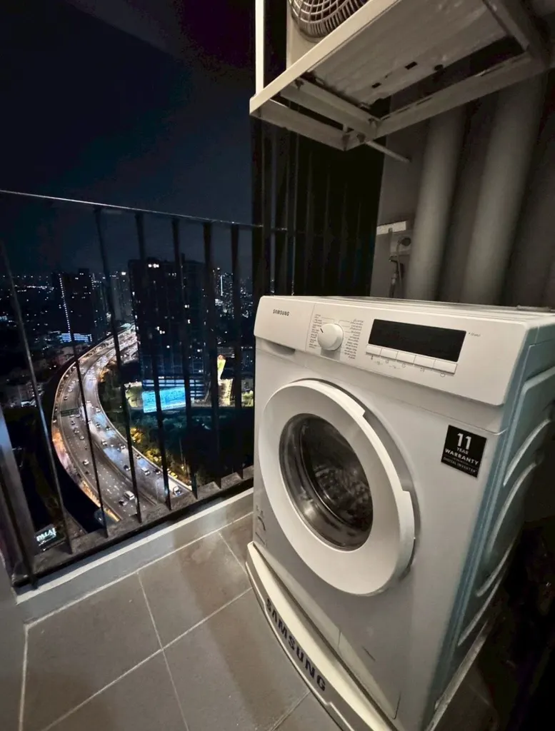 Photo 4 of listing DA-3351261: 1-bedroom condo (24.5 sq.m.) at Altitude Unicorn Sathorn-Tha Phra
