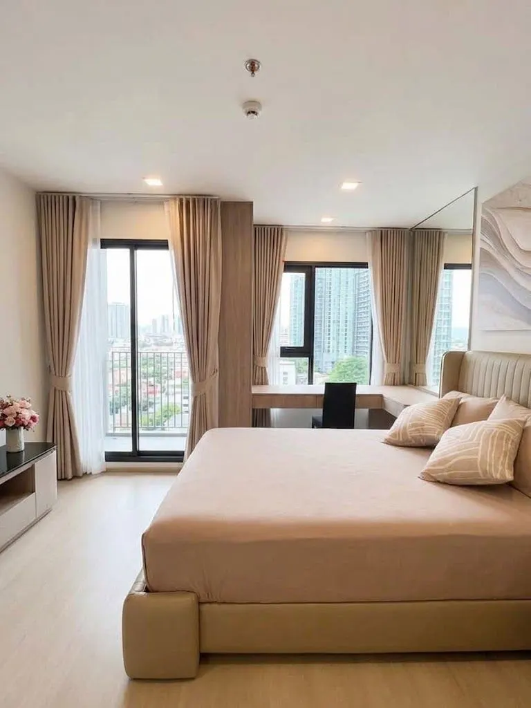 Bedroom (view 3) of the 1-bedroom condo (29 sq.m.) at Life Phahon-Ladprao