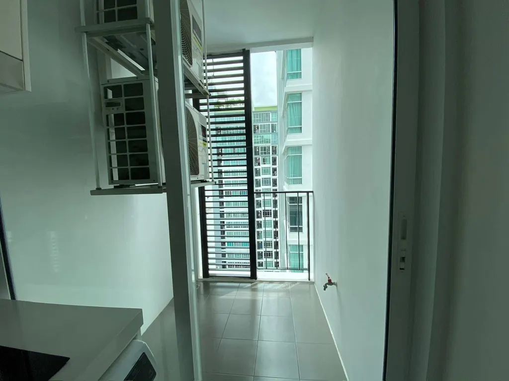 Балкон в 1-комнатном кондо (34.75 кв.м.) в The Sky Sukhumvit