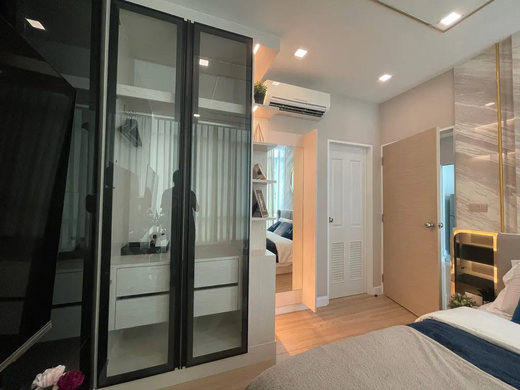 Спальня (вид 3) в 1-комнатном кондо (34.75 кв.м.) в The Sky Sukhumvit