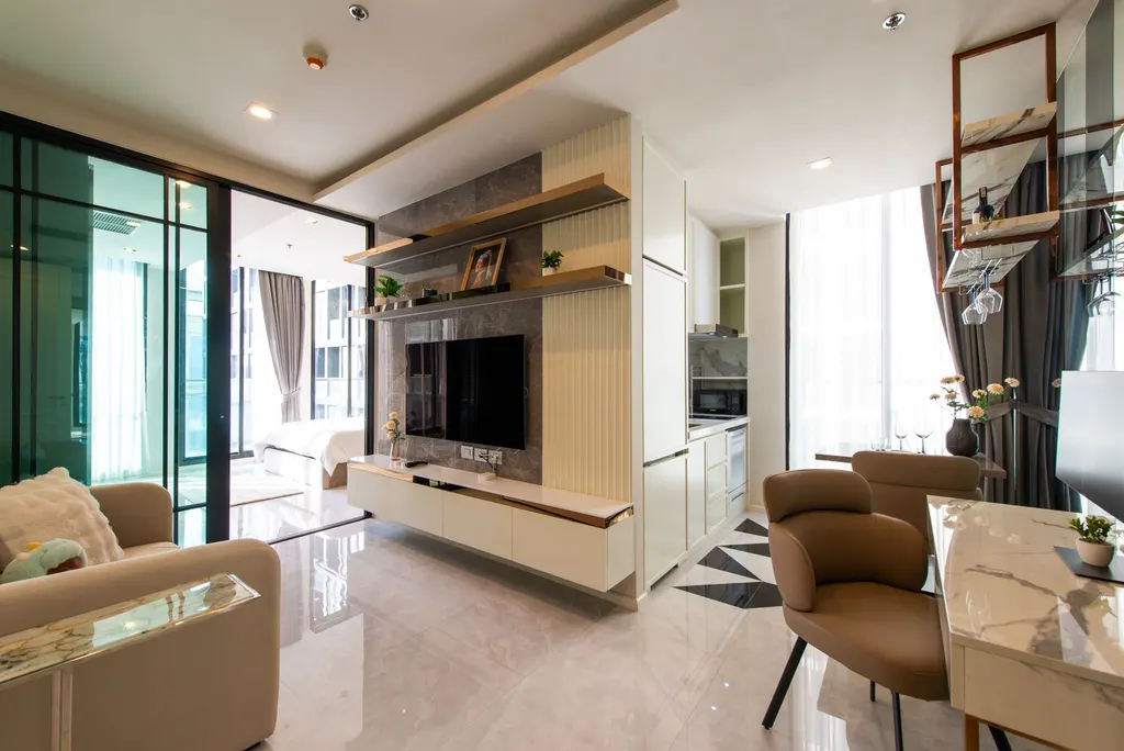 Photo 2 of listing DA-3354192: 1-bedroom condo (48.58 sq.m.) at Noble Ploenchit