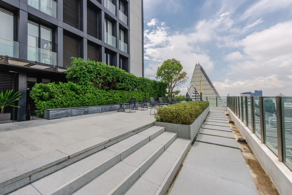 Photo 38 of listing DA-3354192: 1-bedroom condo (48.58 sq.m.) at Noble Ploenchit