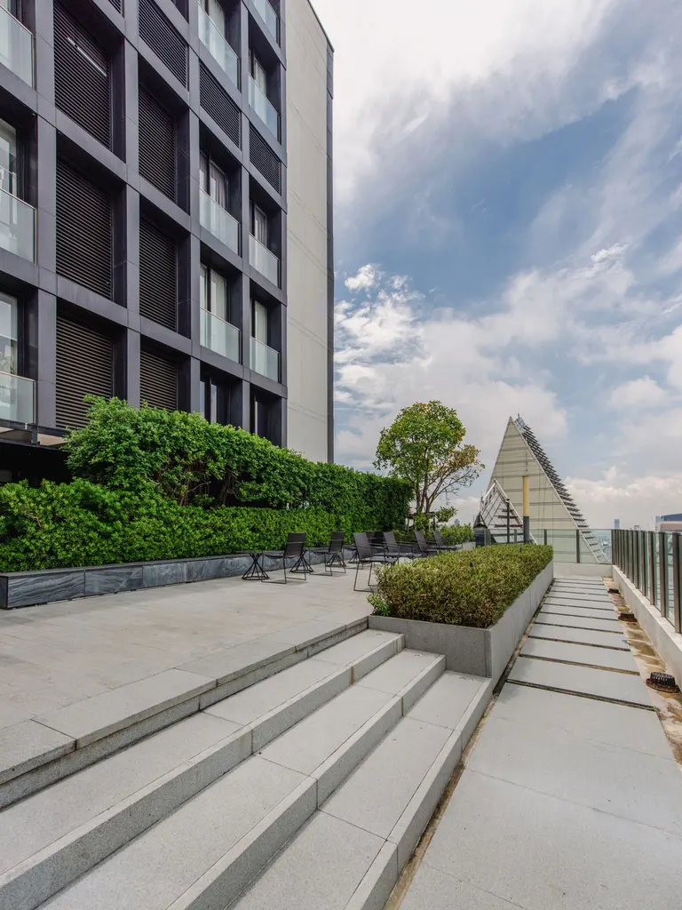 Photo 39 of listing DA-3354192: 1-bedroom condo (48.58 sq.m.) at Noble Ploenchit