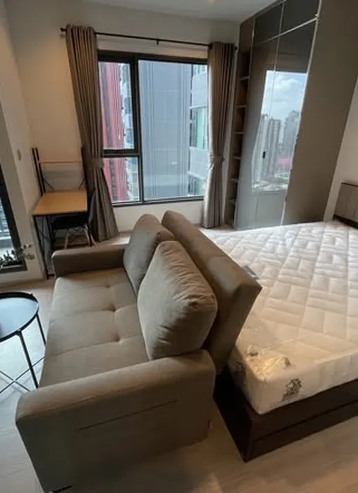 Photo 1 of listing DA-3354414: 1-bedroom condo (28.5 sq.m.) at Life Asoke - Rama 9