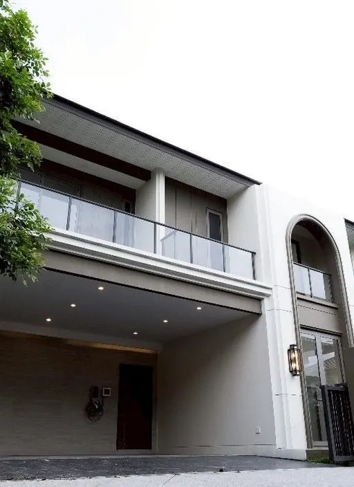 Photo 1 of listing DA-3354808: 4-bedroom house (282 sq.m.) at The Valor Ramintra