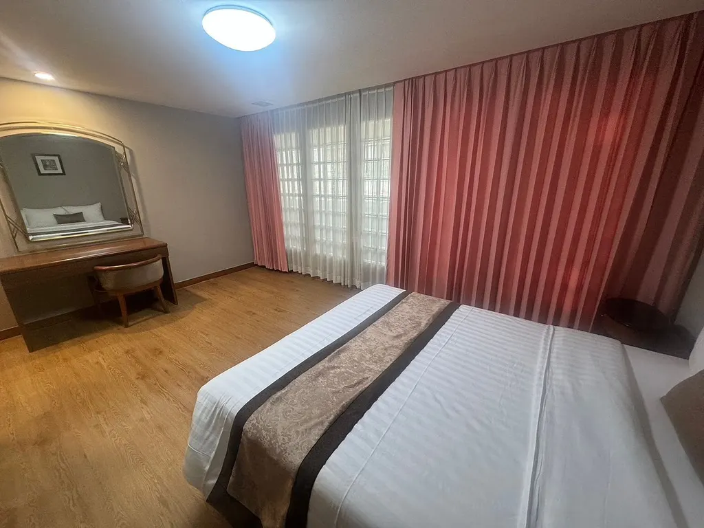 Photo 16 of listing DA-3354819: 2-bedroom condo (108 sq.m.) at United Tower Thong Lor