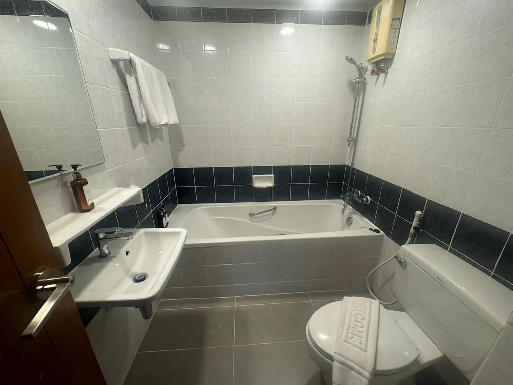 Photo 17 of listing DA-3354819: 2-bedroom condo (108 sq.m.) at United Tower Thong Lor