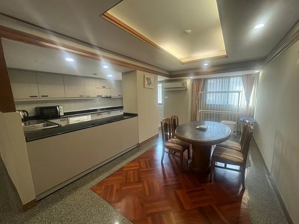 Photo 3 of listing DA-3354819: 2-bedroom condo (108 sq.m.) at United Tower Thong Lor